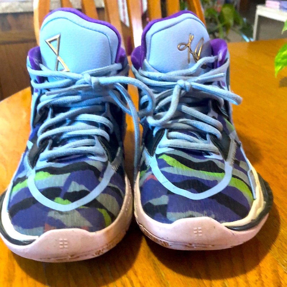 Nike Kyrie Y4